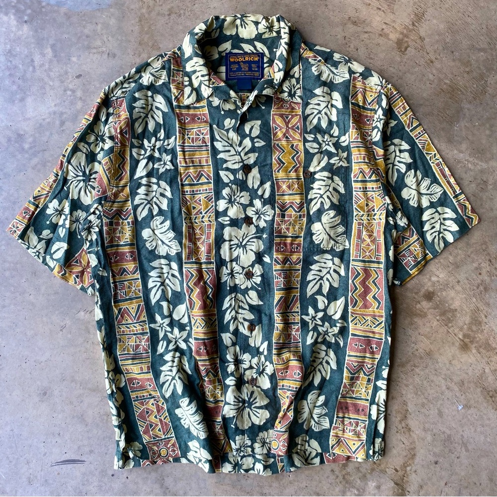 Vintage Woolrich Hawaiian button up floral resort shirt